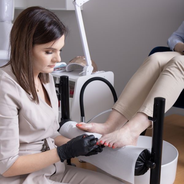 Zabieg pielęgnacyjny na stopy w salonie Kalliste Sędziszów Małopolski