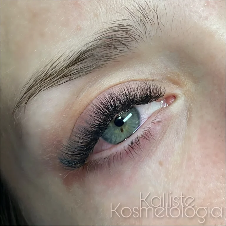 Efekt zagęszczania rzęs w salonie kosmetologicznym w Sędziszowie Małopolskim.